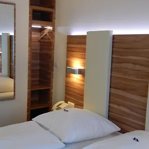 Otel Daniel, Münih